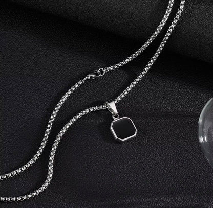 VOW PENDANT NECKLACE